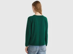 Forest green crew neck sweater in wool and cashmere blend