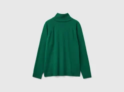 Forest green turtleneck in wool and cashmere blend
