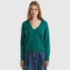 Forest green V-neck sweater in pure Merino wool