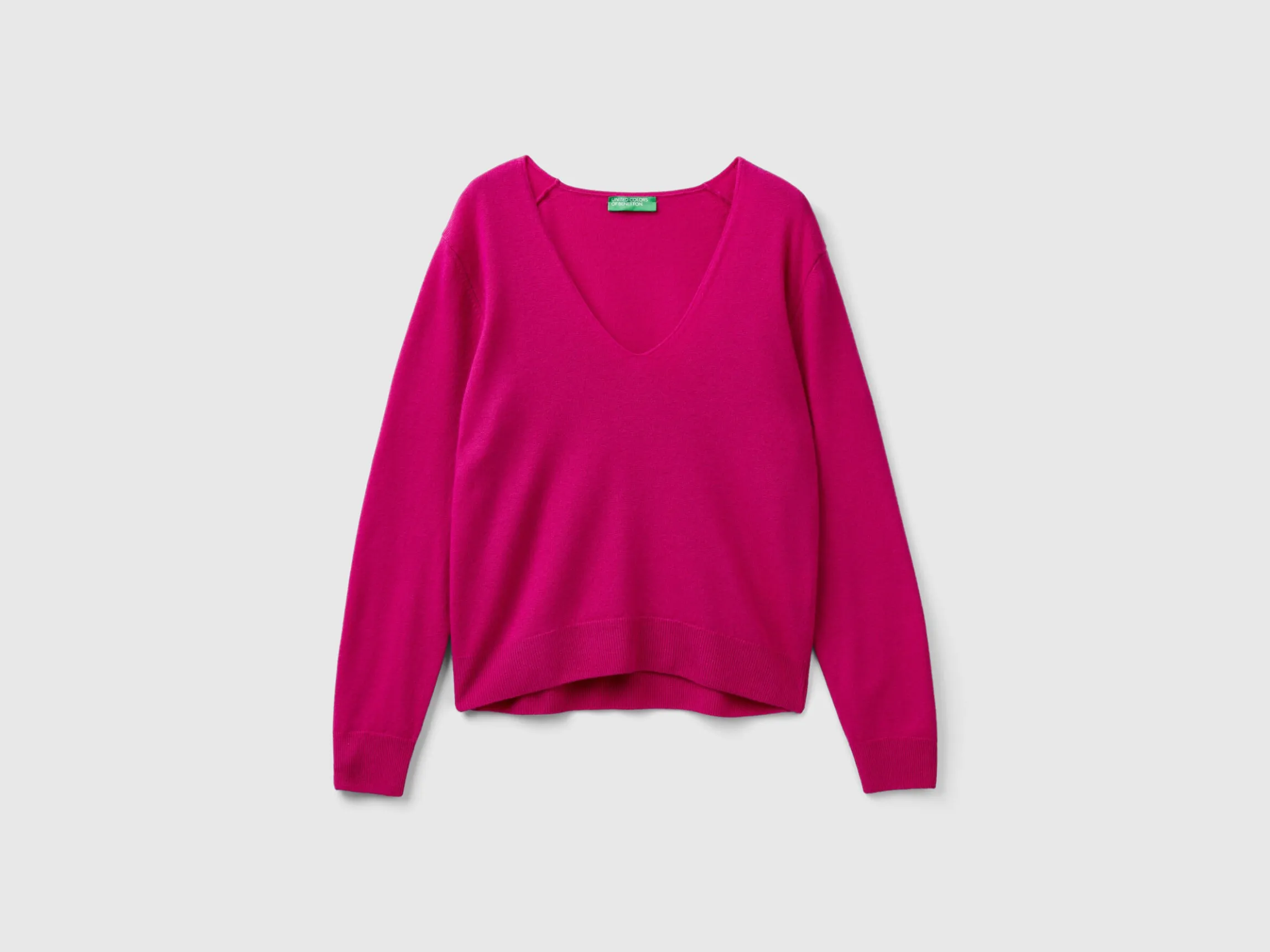 Fuchsia cyclamen V-neck sweater in pure Merino wool