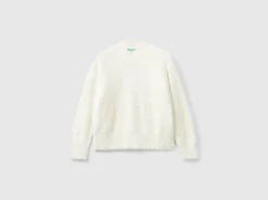 Furry yarn sweater