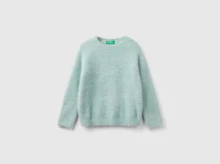 Furry yarn sweater