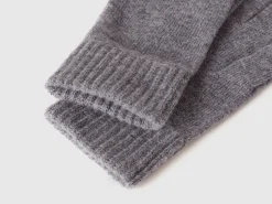 Gloves in pure virgin wool