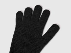 Gloves with cable knit