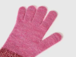 Gloves with lurex