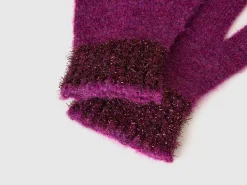 Gloves with lurex