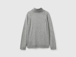 Gray turtleneck sweater in cashmere and wool blend