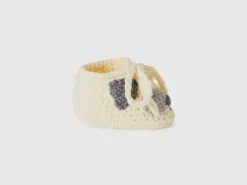 Handmade booties with applique