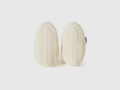 Handmade booties with applique