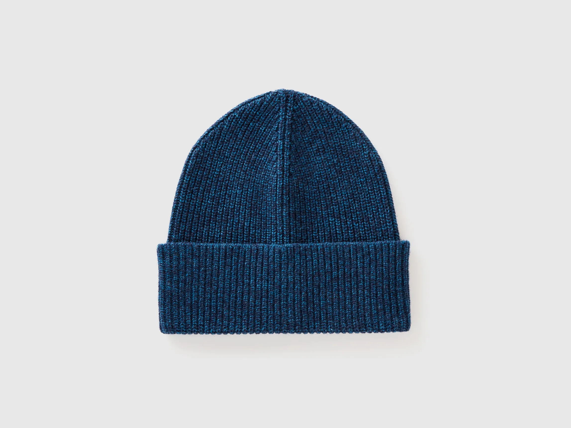 Hat in cashmere and wool blend