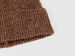 Hat in cashmere and wool blend