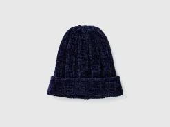 Hat in chenille