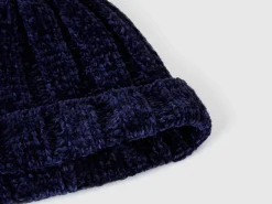 Hat in chenille