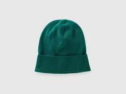 Hat in pure Merino wool