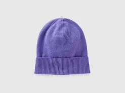 Hat in pure Merino wool
