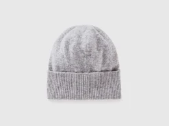 Hat in pure Merino wool