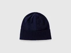 Hat in pure Merino wool