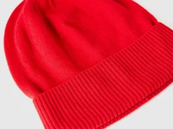 Hat in pure Merino wool