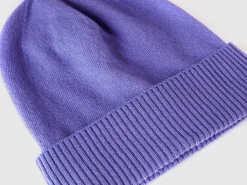 Hat in pure Merino wool