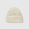 Hat with cable knit