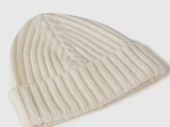 Hat with cable knit