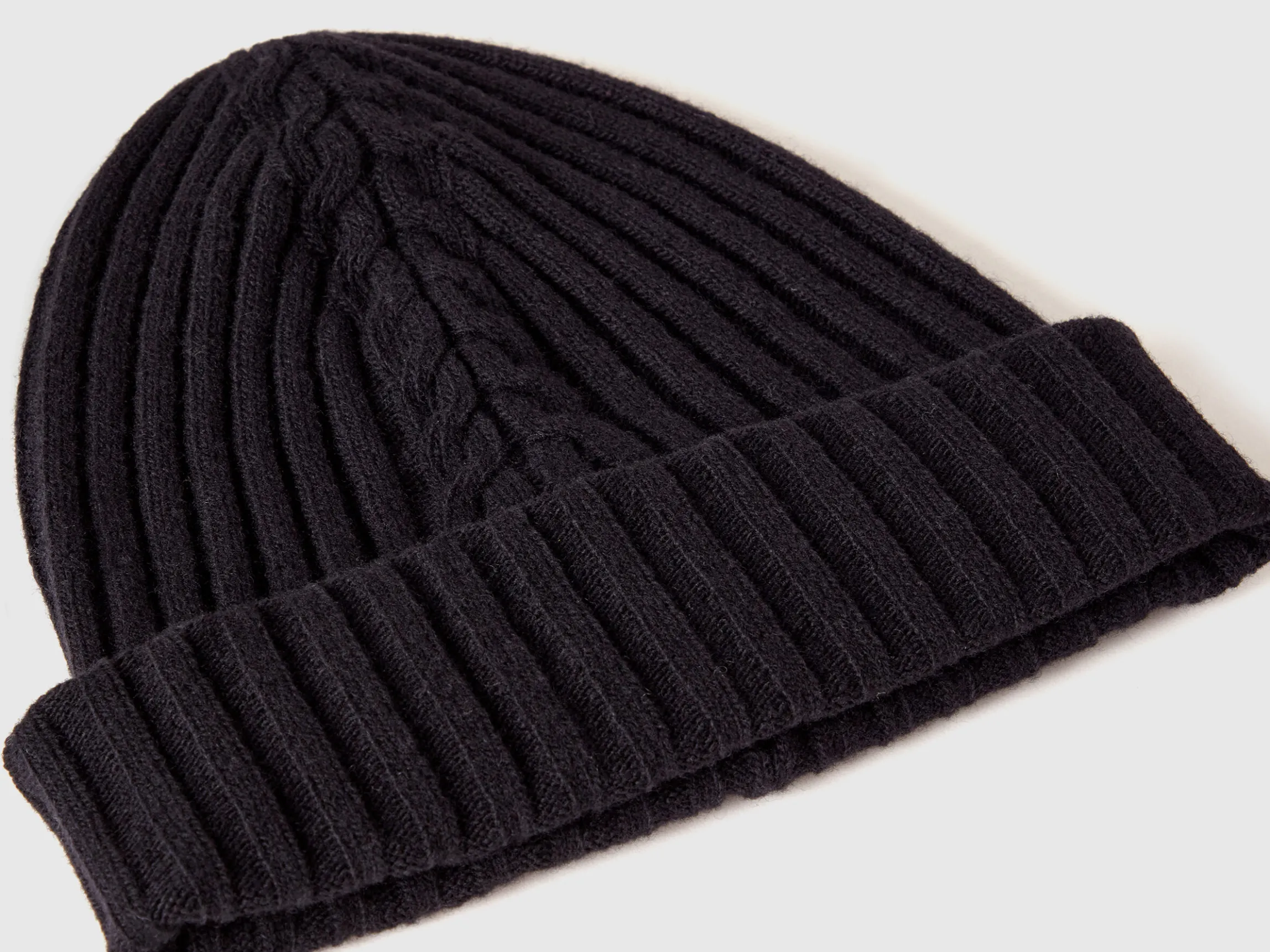 Hat with cable knit