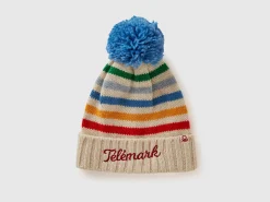 Hat with ski graphic