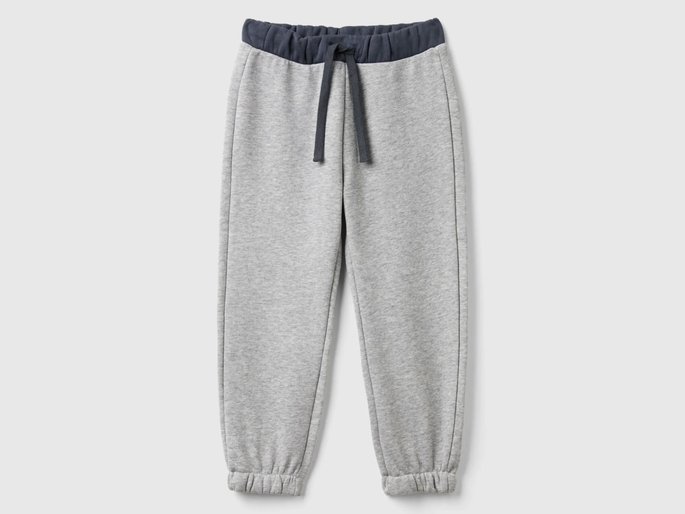Joggers with drawstring