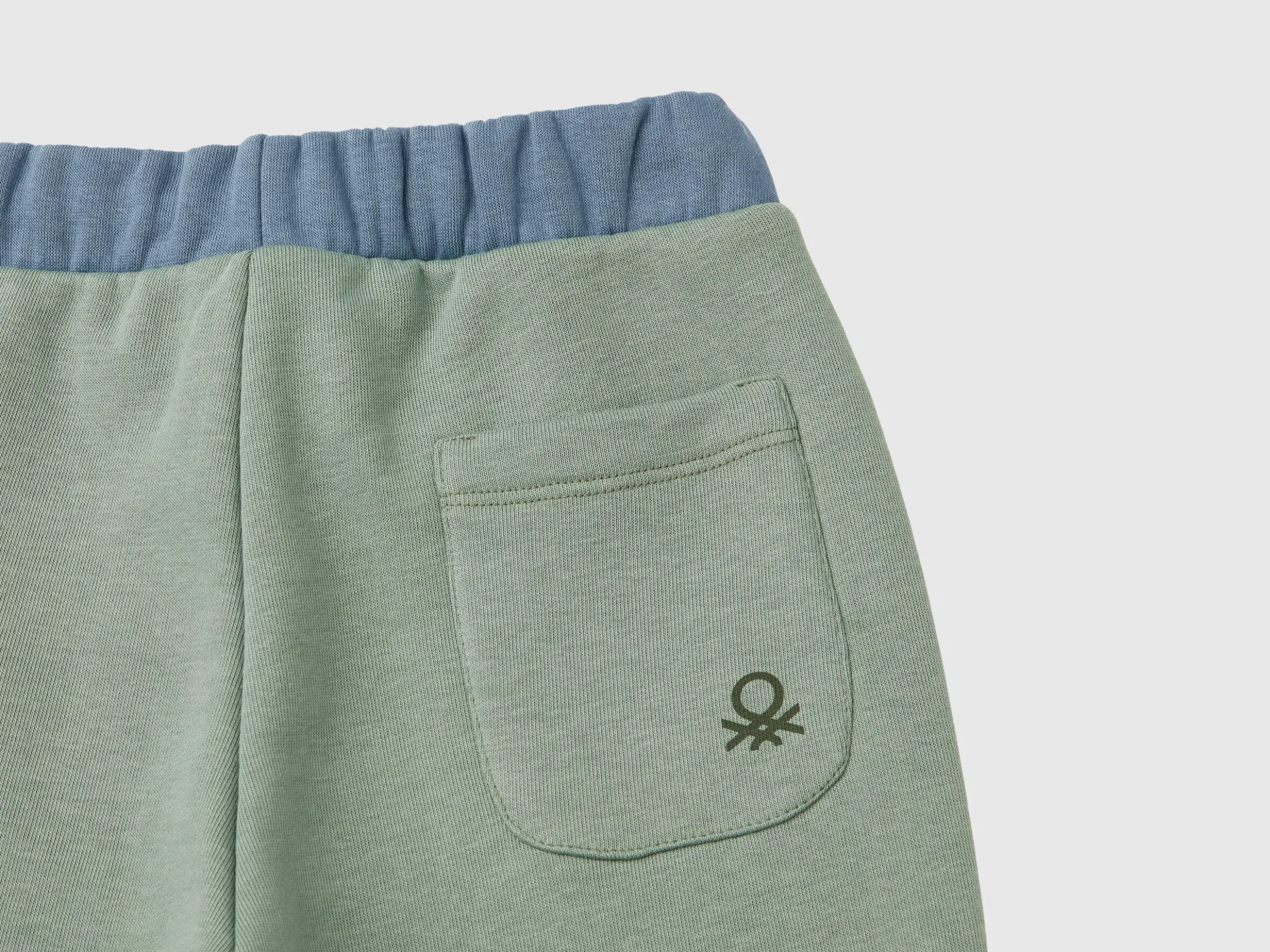 Joggers with drawstring