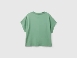 Kimono sleeve t-shirt