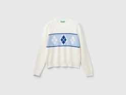 Knit sweater with inlay