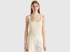 Knitted tank top with square neckline
