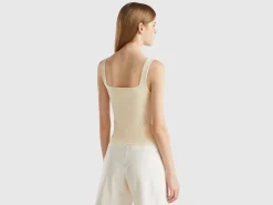 Knitted tank top with square neckline