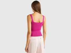 Knitted tank top with square neckline