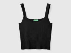 Knitted tank top with square neckline