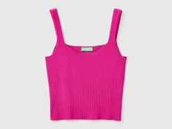 Knitted tank top with square neckline