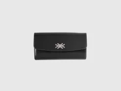 Large wallet in synthetic patent leather
