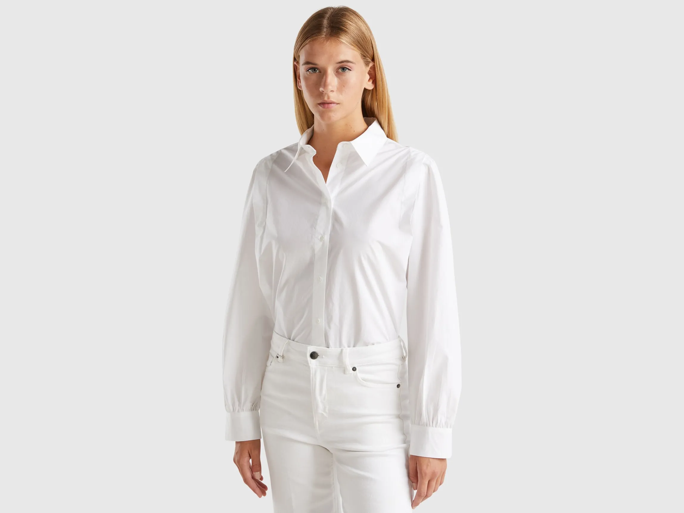 Lightweight shirt in pure cotton