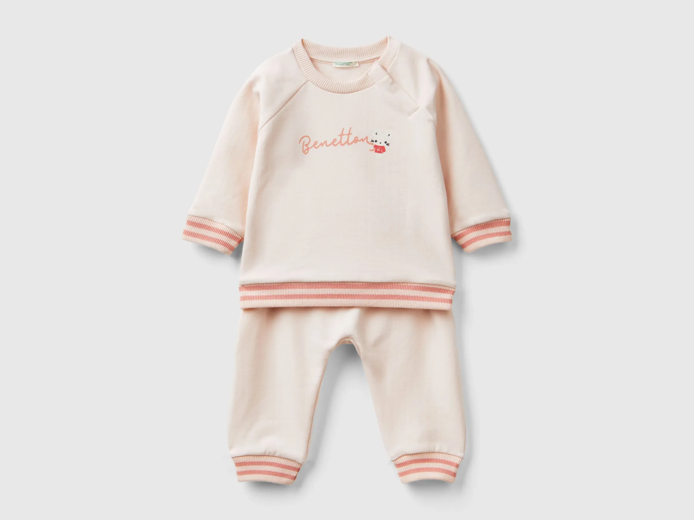 Lightweight sweat outfit
