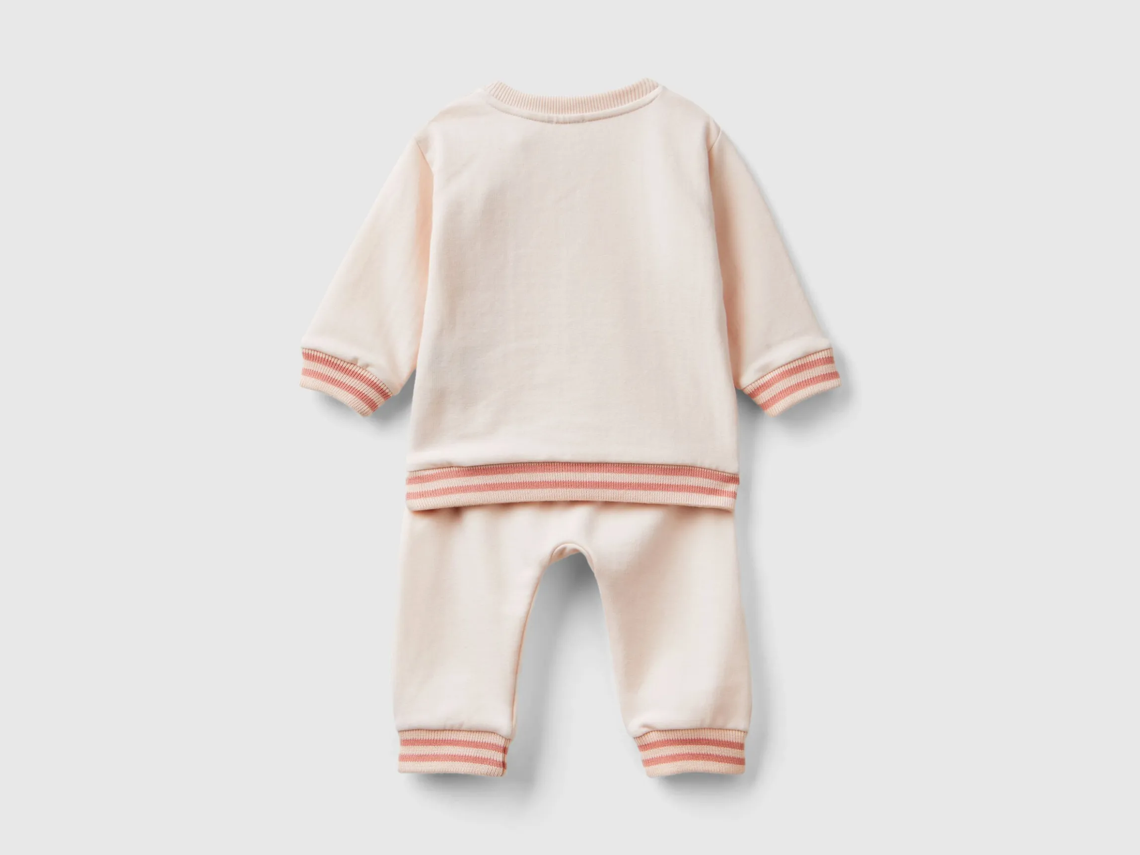 Lightweight sweat outfit