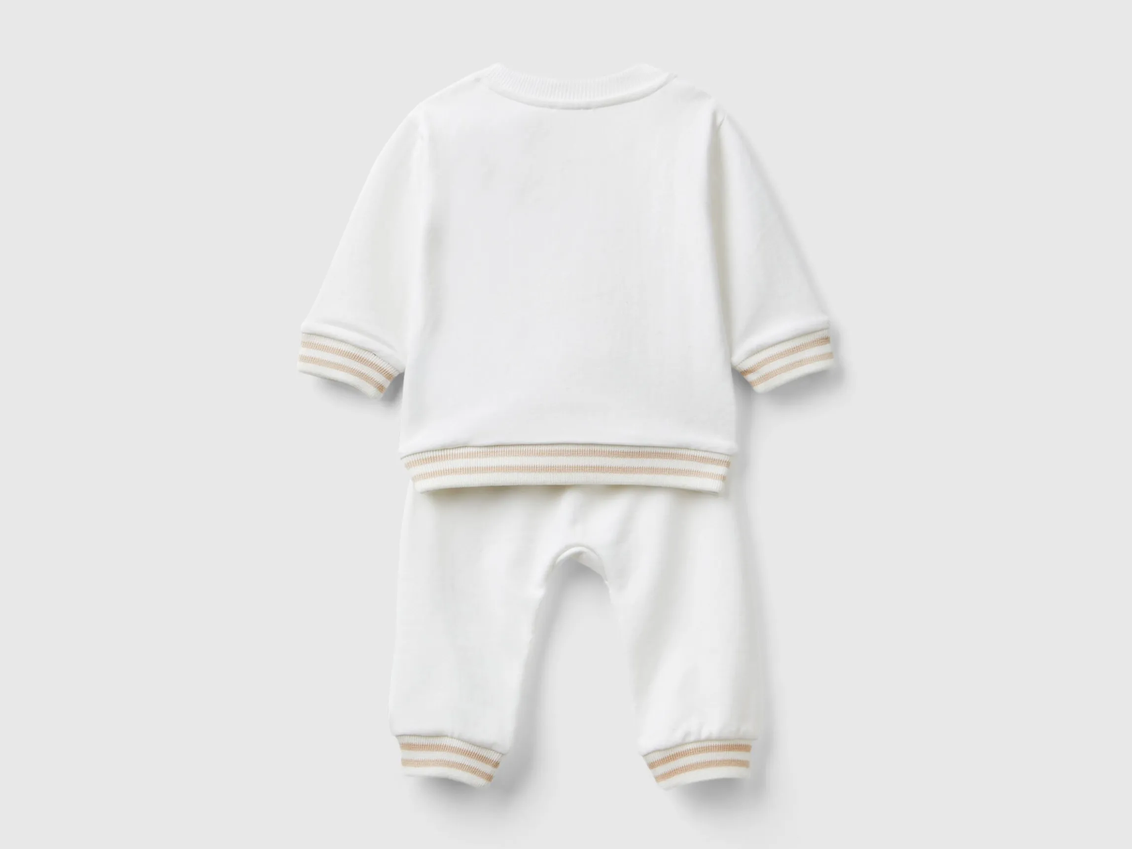 Lightweight sweat outfit