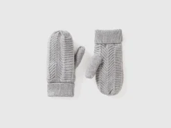 Lined gloves