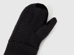 Lined gloves