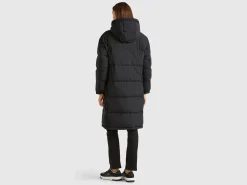 Long puffer jacket with recycled feathers