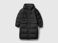 Long puffer jacket with recycled feathers