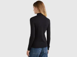 Long sleeve t-shirt with high neck