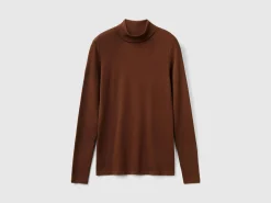 Long sleeve t-shirt with high neck