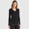 Long sleeve t-shirt with V-neck