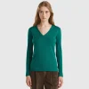 Long sleeve t-shirt with V-neck
