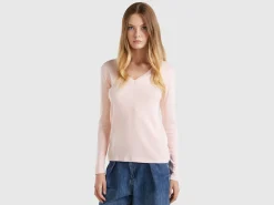 Long sleeve t-shirt with V-neck